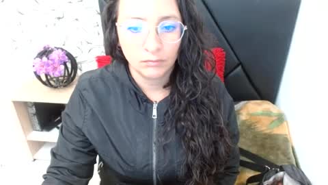 _saraximena_ online show from 07-24-26, 06:06