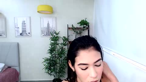 Snapshot of _sassy_girl chatting on 02-17-25, 06:15 Sassy Girl online show from 02-17-25, 06:15