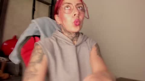 Selene online show from 12-19-25, 02:46