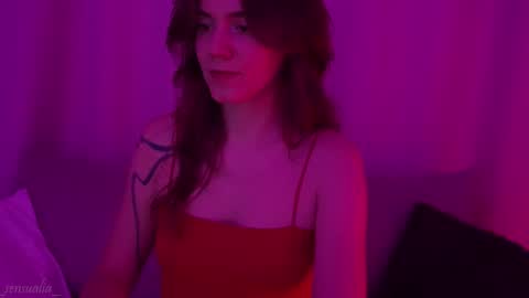 Snapshot of _sensualia_ chatting on 11-27-25, 07:49 Lia online show from 11-27-25, 07:49