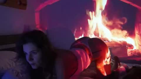 Snapshot of _sensualia_ chatting on 12-03-25, 09:35 Lia online show from 12-03-25, 09:35