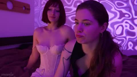 Snapshot of _sensualia_ chatting on 03-07-26, 05:32 Lia online show from 03-07-26, 05:32