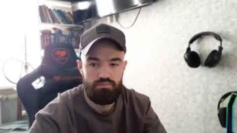 Snapshot of _serious_man chatting on 06-25-26, 08:08 Ask me online show from 06-25-26, 08:08