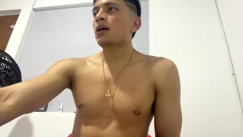 Juan Pablo-independent model online show from 01-02-25, 11:27