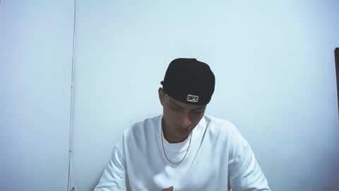 Juan Pablo-independent model online show from 11-17-25, 09:15