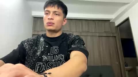 Juan Pablo-independent model online show from 02-15-26, 02:41