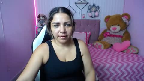 Snapshot of _sexyredhead_ chatting on 09-18-25, 12:18 KATA online show from 09-18-25, 12:18