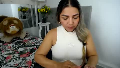 Snapshot of _sexyredhead_ chatting on 07-27-26, 12:23 KATA online show from 07-27-26, 12:23