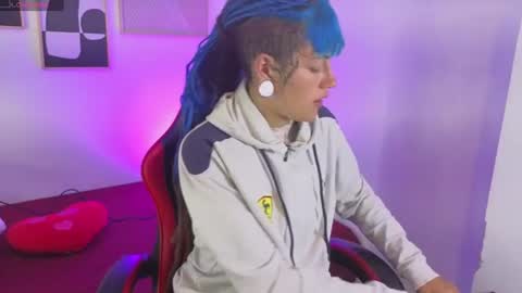 _sharlotte777 online show from 06-19-26, 01:37