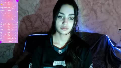 Snapshot of _shynikki chatting on 10-22-25, 02:56 _shynikki online show from 10-22-25, 02:56