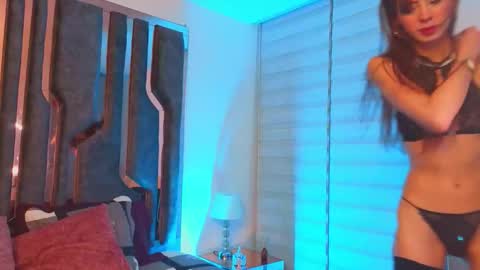 _silvia_vega_ online show from 05-31-26, 01:03