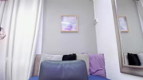 Snapshot of _sofia_cruz chatting on 09-27-25, 07:19 640 200 online show from 09-27-25, 07:19