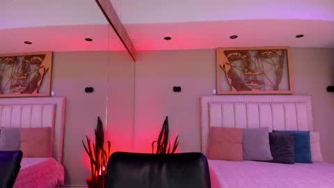    640  200   online show from 12-21-25, 12:12