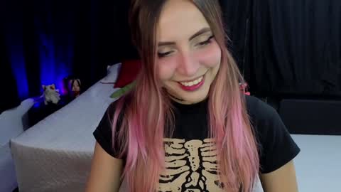 Snapshot of _sofiapink chatting on 12-13-24, 11:28 Sofia online show from 12-13-24, 11:28