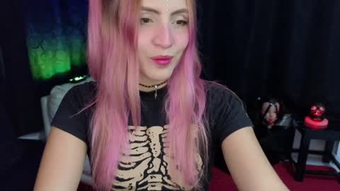 Snapshot of _sofiapink chatting on 01-14-25, 11:48 Sofia online show from 01-14-25, 11:48