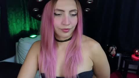 Snapshot of _sofiapink chatting on 01-15-25, 11:40 Sofia online show from 01-15-25, 11:40