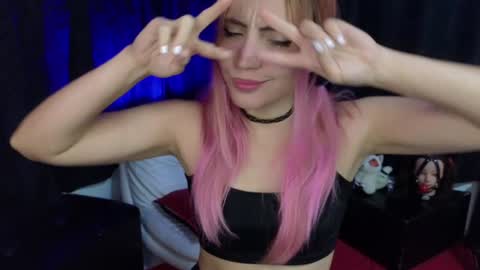 Snapshot of _sofiapink chatting on 01-19-25, 03:18 Sofia online show from 01-19-25, 03:18