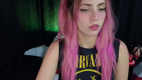 Snapshot of _sofiapink chatting on 01-29-25, 12:12 Sofia online show from 01-29-25, 12:12