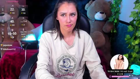 Snapshot of _sophie__miller chatting on 02-04-25, 11:27 Sophie online show from 02-04-25, 11:27