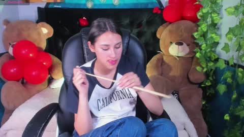 Snapshot of _sophie__miller chatting on 02-19-25, 11:25 Sophie online show from 02-19-25, 11:25