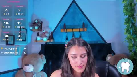 Snapshot of _sophie__miller chatting on 03-09-25, 10:19 Sophie online show from 03-09-25, 10:19