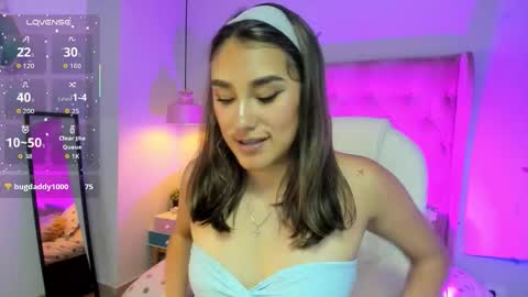 Snapshot of _sophie__miller chatting on 12-16-25, 07:41 Sophie online show from 12-16-25, 07:41