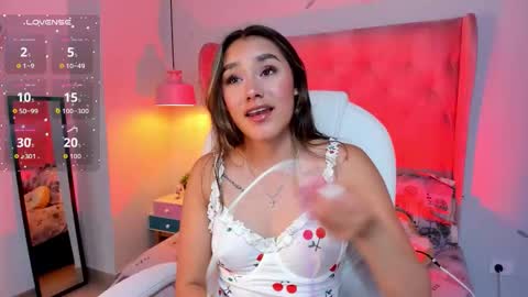 Snapshot of _sophie__miller chatting on 01-06-26, 08:01 Sophie online show from 01-06-26, 08:01