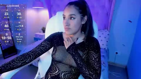 Snapshot of _sophie__miller chatting on 01-16-26, 08:24 Sophie online show from 01-16-26, 08:24