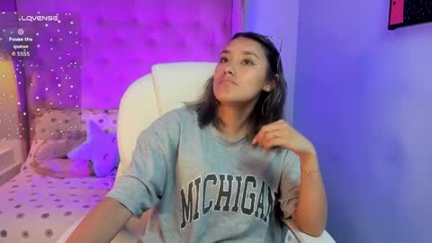 Snapshot of _sophie__miller chatting on 02-13-26, 09:33 Sophie online show from 02-13-26, 09:33