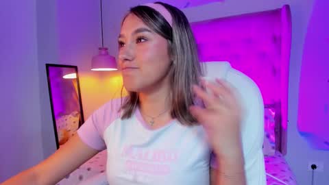 Snapshot of _sophie__miller chatting on 03-04-26, 08:59 Sophie online show from 03-04-26, 08:59