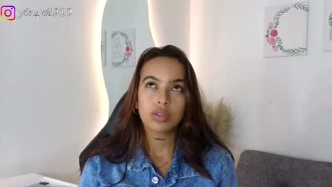 Snapshot of _sophiebrown__ chatting on 12-05-24, 11:29 Andrea The Next Stream Wednesday online show from 12-05-24, 11:29