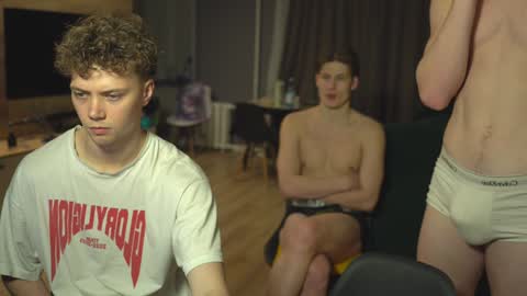 Snapshot of _sopranos_ chatting on 12-08-24, 01:03 OLIVERpvt is open online show from 12-08-24, 01:03