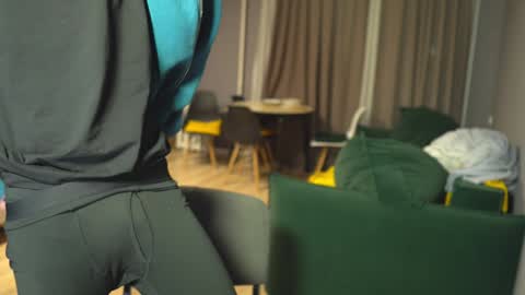 Snapshot of _sopranos_ chatting on 12-23-24, 01:35 OLIVERpvt is open online show from 12-23-24, 01:35