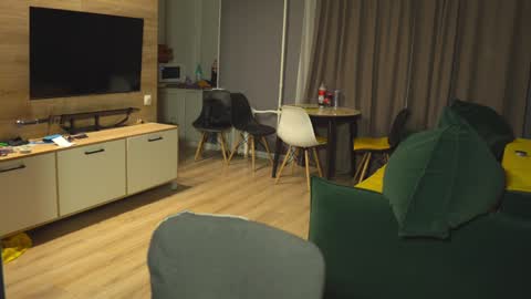 Snapshot of _sopranos_ chatting on 01-07-25, 01:03 OLIVERpvt is open online show from 01-07-25, 01:03