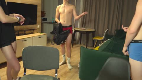 Snapshot of _sopranos_ chatting on 01-15-25, 01:09 OLIVERpvt is open online show from 01-15-25, 01:09