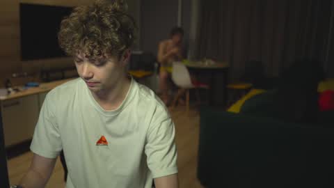 Snapshot of _sopranos_ chatting on 02-04-25, 03:00 OLIVERpvt is open online show from 02-04-25, 03:00