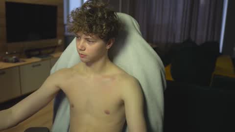 Snapshot of _sopranos_ chatting on 02-18-25, 04:04 OLIVERpvt is open online show from 02-18-25, 04:04