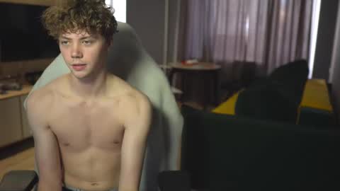 Snapshot of _sopranos_ chatting on 02-22-25, 12:19 OLIVERpvt is open online show from 02-22-25, 12:19