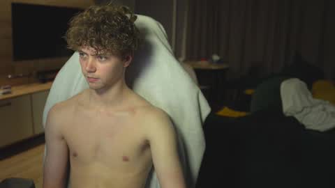 Snapshot of _sopranos_ chatting on 03-01-25, 04:11 OLIVERpvt is open online show from 03-01-25, 04:11