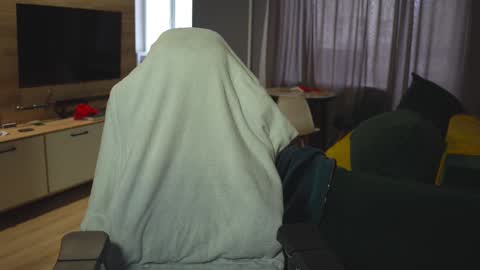 Snapshot of _sopranos_ chatting on 03-04-25, 12:01 OLIVERpvt is open online show from 03-04-25, 12:01