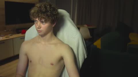 Snapshot of _sopranos_ chatting on 03-04-25, 03:04 OLIVERpvt is open online show from 03-04-25, 03:04