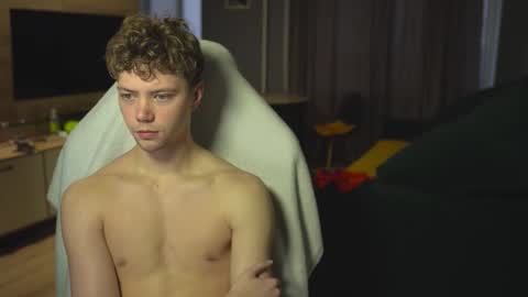 OLIVERpvt is open online show from 11-13-25, 04:11