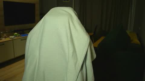 OLIVERpvt is open online show from 11-29-25, 12:08