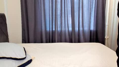 OLIVERpvt is open online show from 04-26-26, 01:09