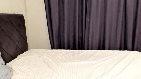 OLIVERpvt is open online show from 04-28-26, 05:07