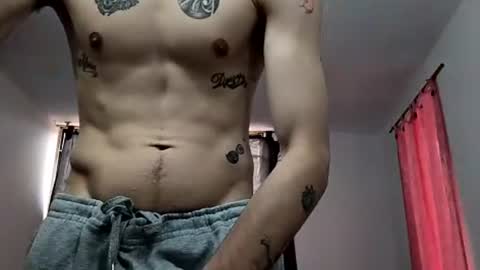 Alejandro Pinzon online show from 06-18-26, 06:12