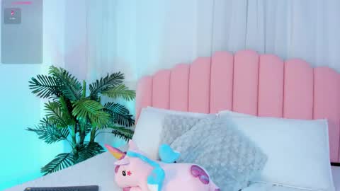 Snapshot of _stephany_lee chatting on 12-18-25, 06:08 Steff online show from 12-18-25, 06:08