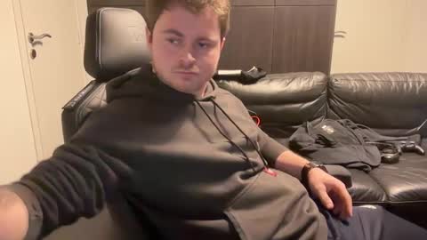 _stevie___ online show from 01-04-25, 04:32