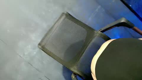 Snapshot of _suckandcum69 chatting on 10-19-25, 05:41 Eilachloe online show from 10-19-25, 05:41