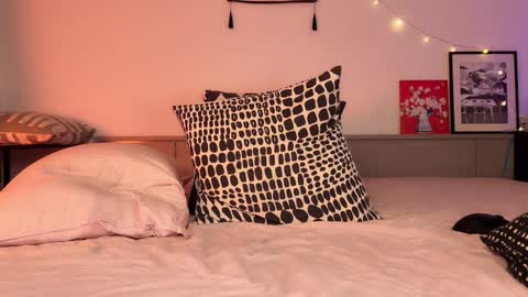 Ann online show from 11-18-25, 06:01